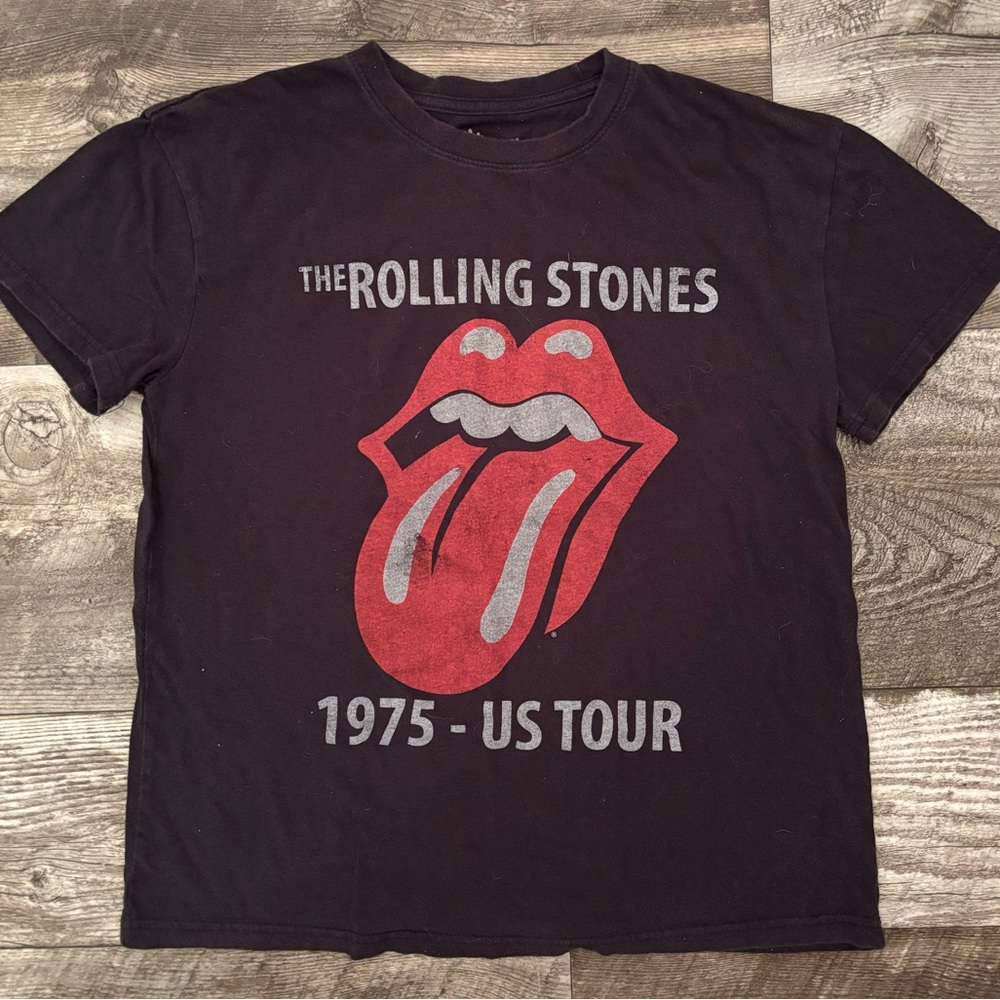 selling this rolling stones t-shirt!